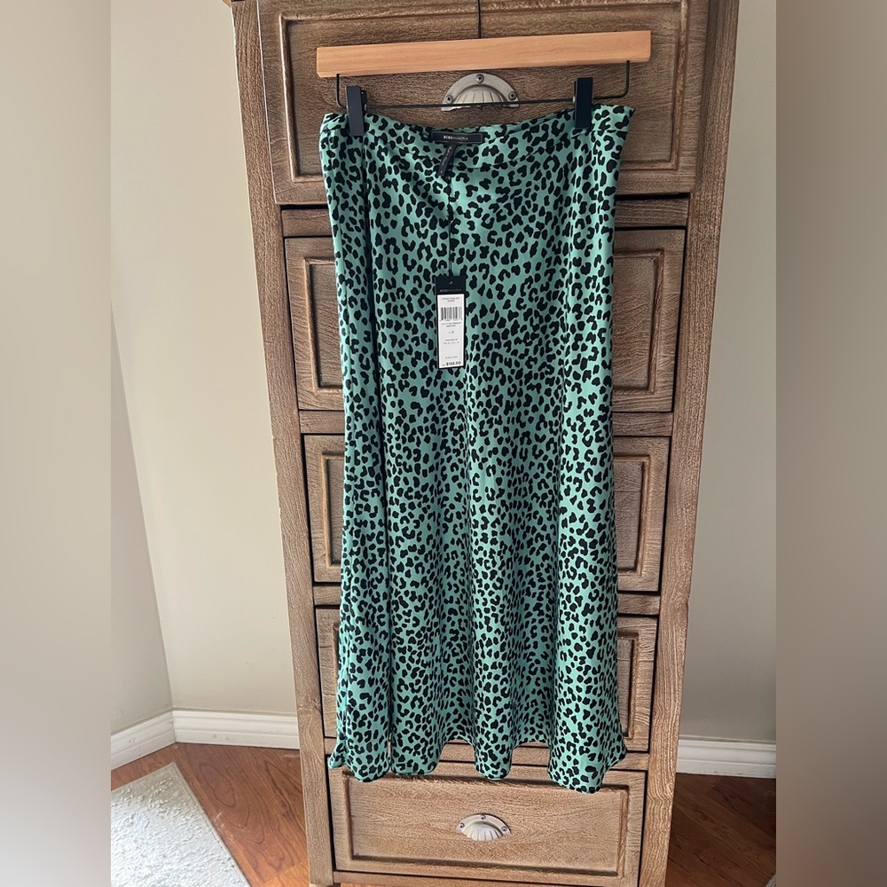 NWT BCBG peridot leopard midi skirt (S)